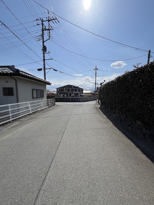 上町の信号から、４つ目の角